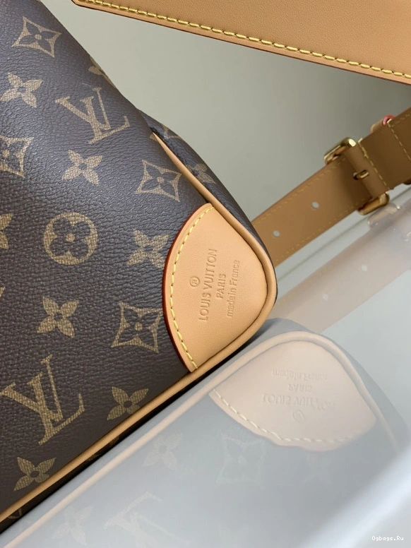LOUIS VUITTON PM ODÉON 0321
